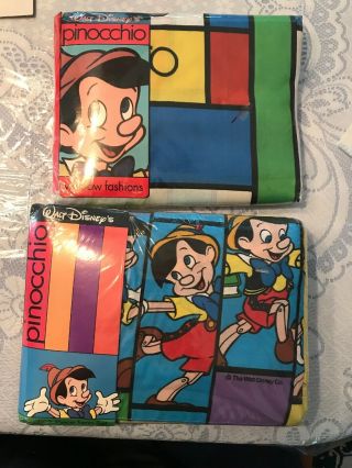 Vintage Walt Disney Pinocchio Complete Twin Sheet Set And Window Fashion Set