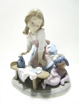 Vintage Lladro Porcelain Figure Girl W/little Girl 5782 " My Chores "