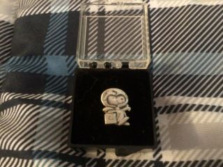 Vintage Nasa Space Shuttle Silver Snoopy Flight Award Lapel Pin Badge