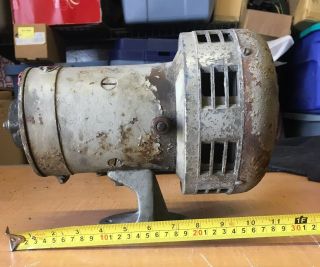 Vintage Federal Signal 12 Volt Siren,  Model 28,  (police,  Fire,  Ambulanc