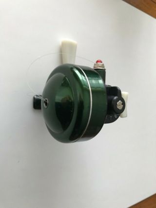 Vintage Johnson Century Model 100B Spin cast Reel 5