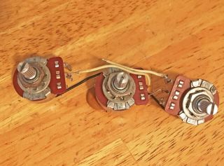 Vintage 1982 Fender Stratocaster Volume And Tone Pots,  Controls,  Wiring Harness