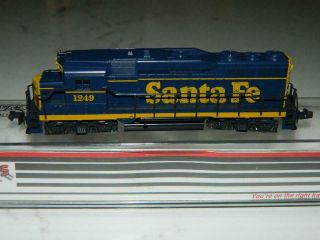 Atlas N Scale 4732 EMD GP30 Santa Fe Locomotive RD 1249 VTG/NOS 2