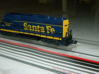 Atlas N Scale 4732 EMD GP30 Santa Fe Locomotive RD 1249 VTG/NOS 8