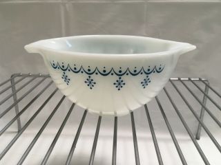 Vintage Pyrex CINDERELLA Nesting Bowls SNOWFLAKE BLUE GARLAND SET OF 4 5