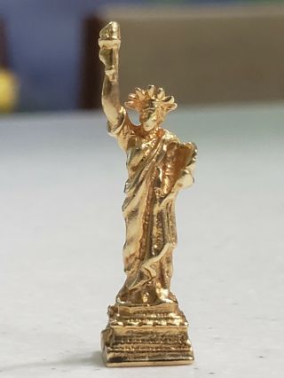 Estate Vintage 14kt Gold 3 - D,  Lady Liberty Charm Pendant 4.  6 Grams Not Scrap