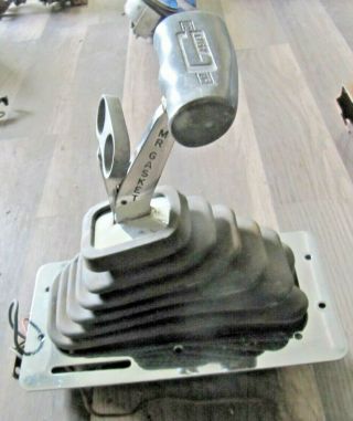 Mr.  Gasket Vintage Mega Chrome Ratchet Shifter,  T - Handle,  Boot,  Shift Plate