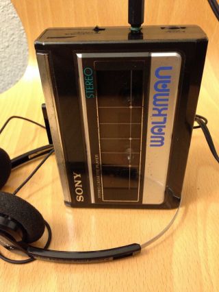 Vintage SONY Walkman WM - 41 Stereo Cassette Player w/ Headphones Japan 3