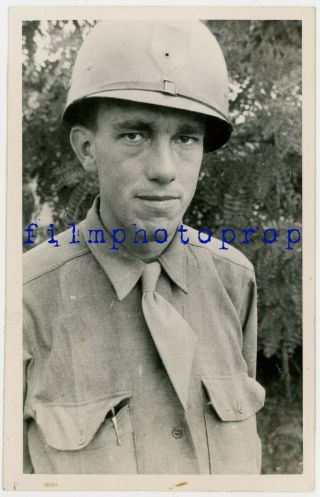 Wwii Us Gi Photo - 18th Infantry Regiment Gi W/ Big Red One Painted Helmet Liner