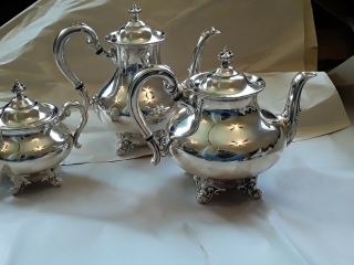 Vintage Reed & Barton REGENT 5600 3 PC Silverplate Tea Set Teapots & Sugar Pot 2
