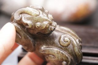 Chinese Vintage Sinkiang Jade wallowing Lucky Beast Jian Yuan Totem Carving 187G 7