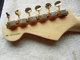 Fender Deluxe Players Stratocaster Neck Maple Vintage Gold Tuners 9.  5 Radius 5
