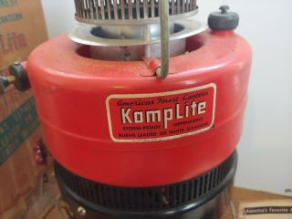 Vintage Kamplite Inverted Lantern Model Il - 1 By American Gas Machine Co.  W/ Box