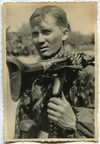 German Wwii Archive Photo: Wehrmacht Soldier With Machine Gun