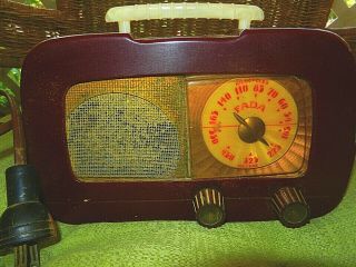 Fada 711 " Dip Top " Catalin Bakelite 1946 Vintage Vacuum Tube Radio
