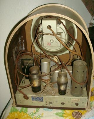 Vintage PHILCO cathedral Radio Type 84 Code 121 Light Wood 2