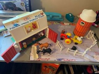 Vintage 1977 Fisher Price Play Family Farm 915 With Box