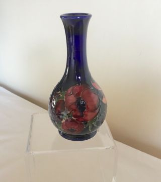 Vintage Moorcroft Pottery Tube Lined Stunning " Anemone " Flowers Vase