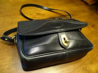 Vintage Dooney & Bourke All Black Leather Messenger Handbag Crossbody 90s 8
