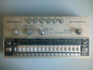 Roland TR - 606 Drumatix Computer Controlled Vintage Analogue Drum Machine 2