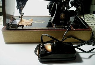Vintage Singer Sewing Machine 99K W/Case Pedal EL412954 (1956) Fine Stitching 3