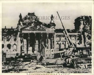 1945 Press Photo Aftermath Of World War Ii,  Reichstag,  Berlin,  Germany