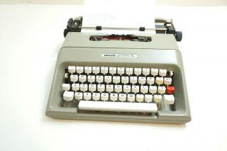 Vintage Olivetti Lettera 35i Portable Typewriter In Gray Great