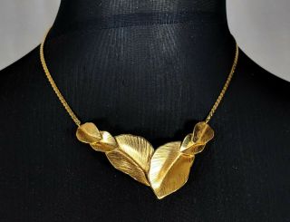 Vintage Trifari Gold - Tone Snake Chain Leaves Design Necklace Jewellery