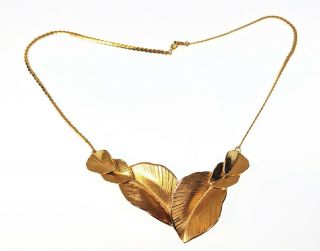 Vintage TRIFARI Gold - tone Snake Chain Leaves Design Necklace Jewellery 6