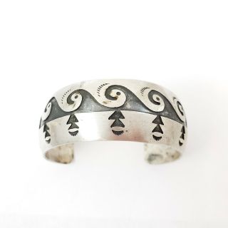 Vintage HMIJ Signed D.  A.  Cuff Bracelet Hand Made Indian Jewelry Waves Overlay 7