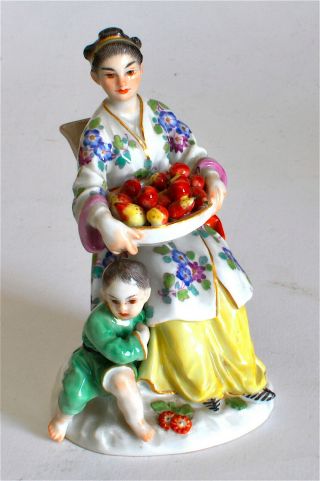 Meissen Rare Figurine Chinese Lady & With Tray Of Pears Model No:2645