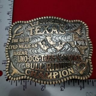 1981 RODEO TROPHY BUCKLE VINTAGE LAREDO TEXAS BRONC RIDING COWBOY CHAMPION 645 2