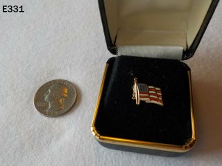 VINTAGE 14K YELLOW GOLD JEWELRY LAPEL PIN TIE TAC AMERICAN FLAG RED WHITE BLUE 2