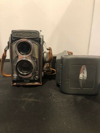 Vintage Yashica 44 Light Gray Camera Copal Yashikor Lens 1:3.  5 F=60mm W/ Case