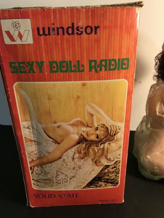 1960s/70s Vintage Sexy Girl Doll AM Transistor Radio with Box 3