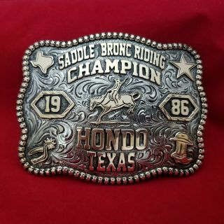 1986 Rodeo Buckle Vintage Trophy Hondo Texas Saddle Bronc Riding Champion 482