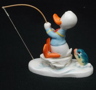 Vintage Walt DISNEY Productions Goebel,  W.  Germany Figurine - DONALD DUCK FISHING 2