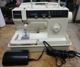 Vintage Metal Heavy Duty Singer 6212c Sewing Machine With Foot Pedal