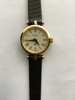 Vintage Woman’s 2040 L Gucci Watch Stack Style Box