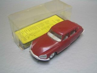 Norev 158 Citroen DS 21 plastic vintage toy made in France 1/43 scale MIB rare 4