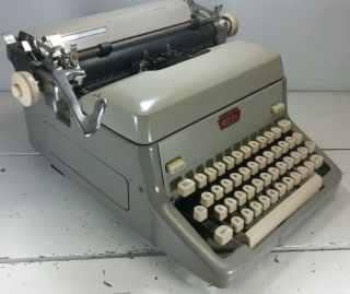 Vintage Royal Typewriter,  Grey,  Collectible, 4