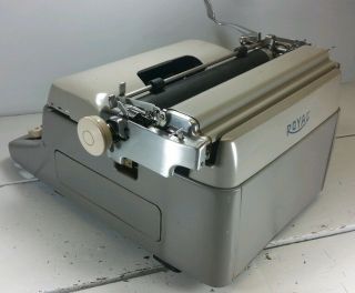 Vintage Royal Typewriter,  Grey,  Collectible, 5