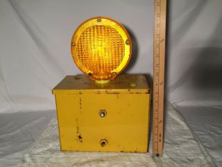 Vintage Rare Empco Lite Model 950 B - Lite Barricade Warning Traffic Strobe Light 4