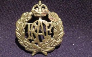 Royal Canadian Air Force Wwii Era Rcaf Voided Brass Cap Badge