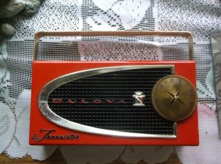 Vintage RETRO 1950s BULOVA Transistor Radio model 620 GREAT 6