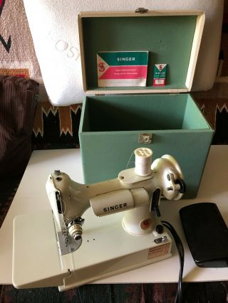 Rare White Singer 221k Featherweight Sewing Machine W/box