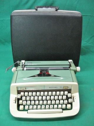 Vintage Royal Sabre Typewriter Green,  Case Serviced; Extremely,  Ribbon