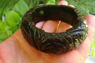 Vintage 7/8 " Black Bakelite Stretch Bracelet Lovely Flower/leaf Carved Panels