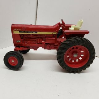 Vintage Ertl IH International Harvester Farmall 1026 4