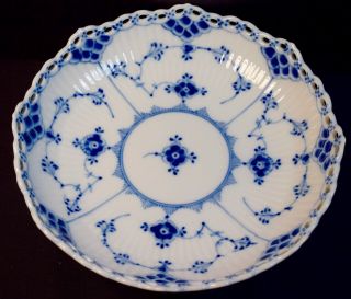 Fine Vintage Royal Copenhagen Denmark " Blue Lace " Porcelain Candy Dish Or Bowl